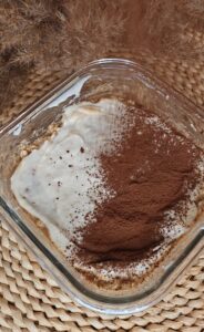 Screenshot_2026-10-21-17-13-14-46_99c04817c0de5652397fc8b56c3b3817-184x300 Owsianka tiramisu – przepis na kremowe śniadanie proteinowe